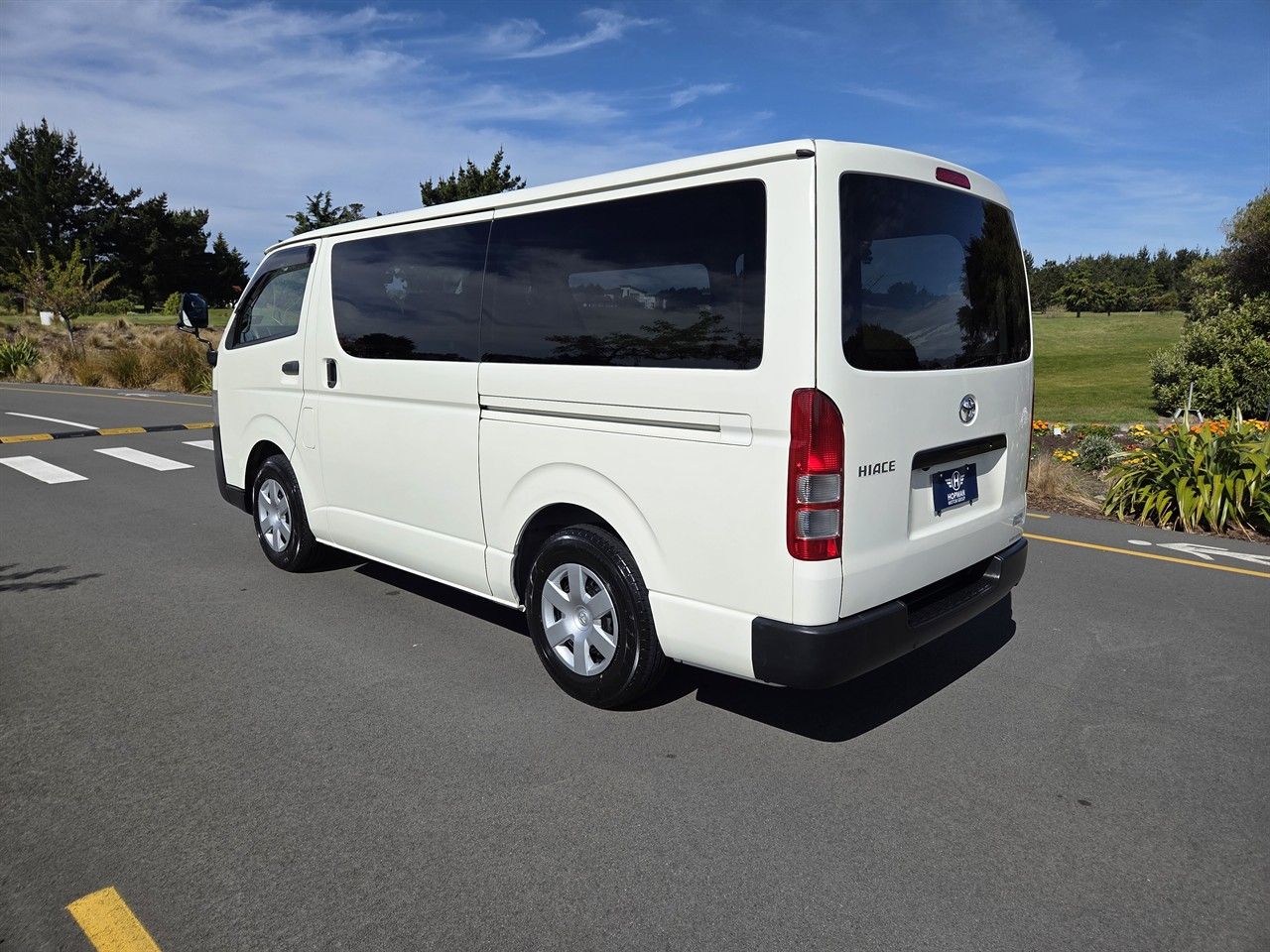 Vehicle image 5