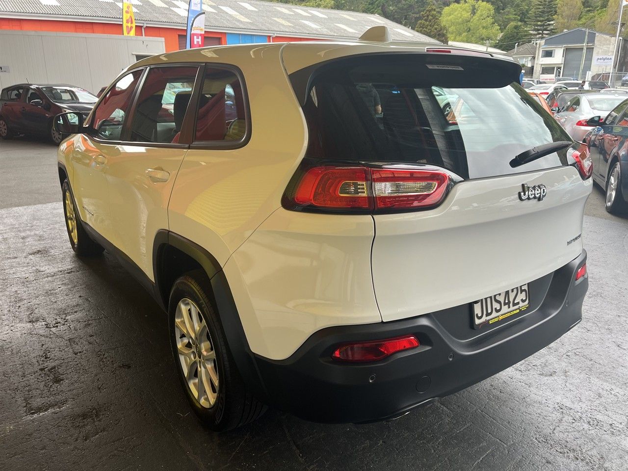 Vehicle image 4