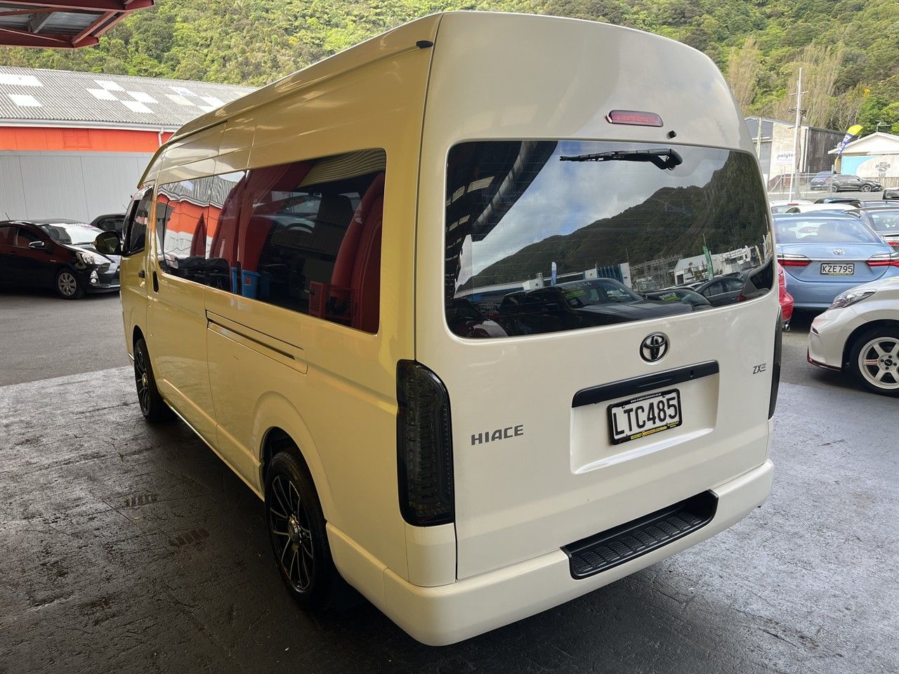 Vehicle image 5