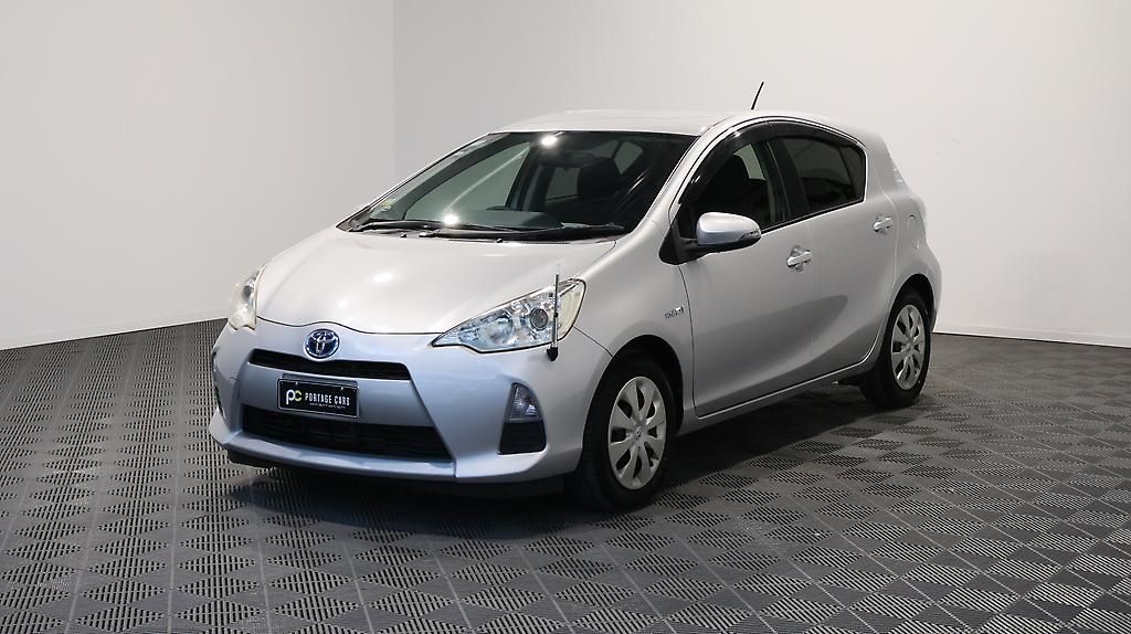 Vehicle image 3