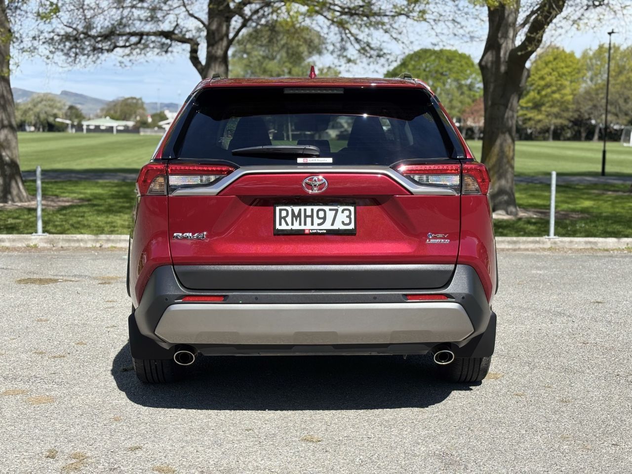 Vehicle image 5