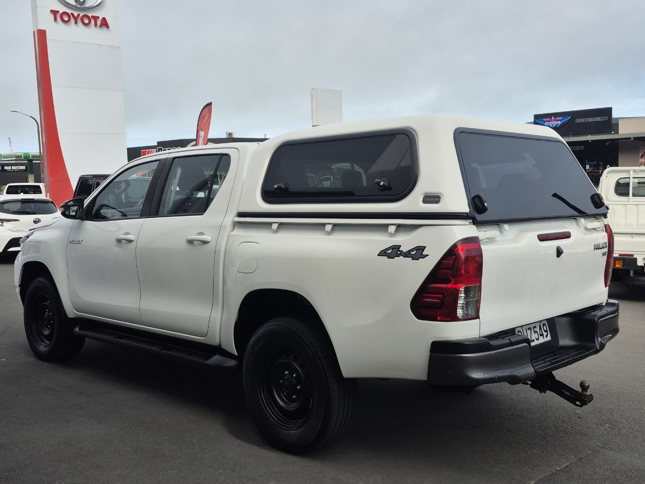 Vehicle image 3