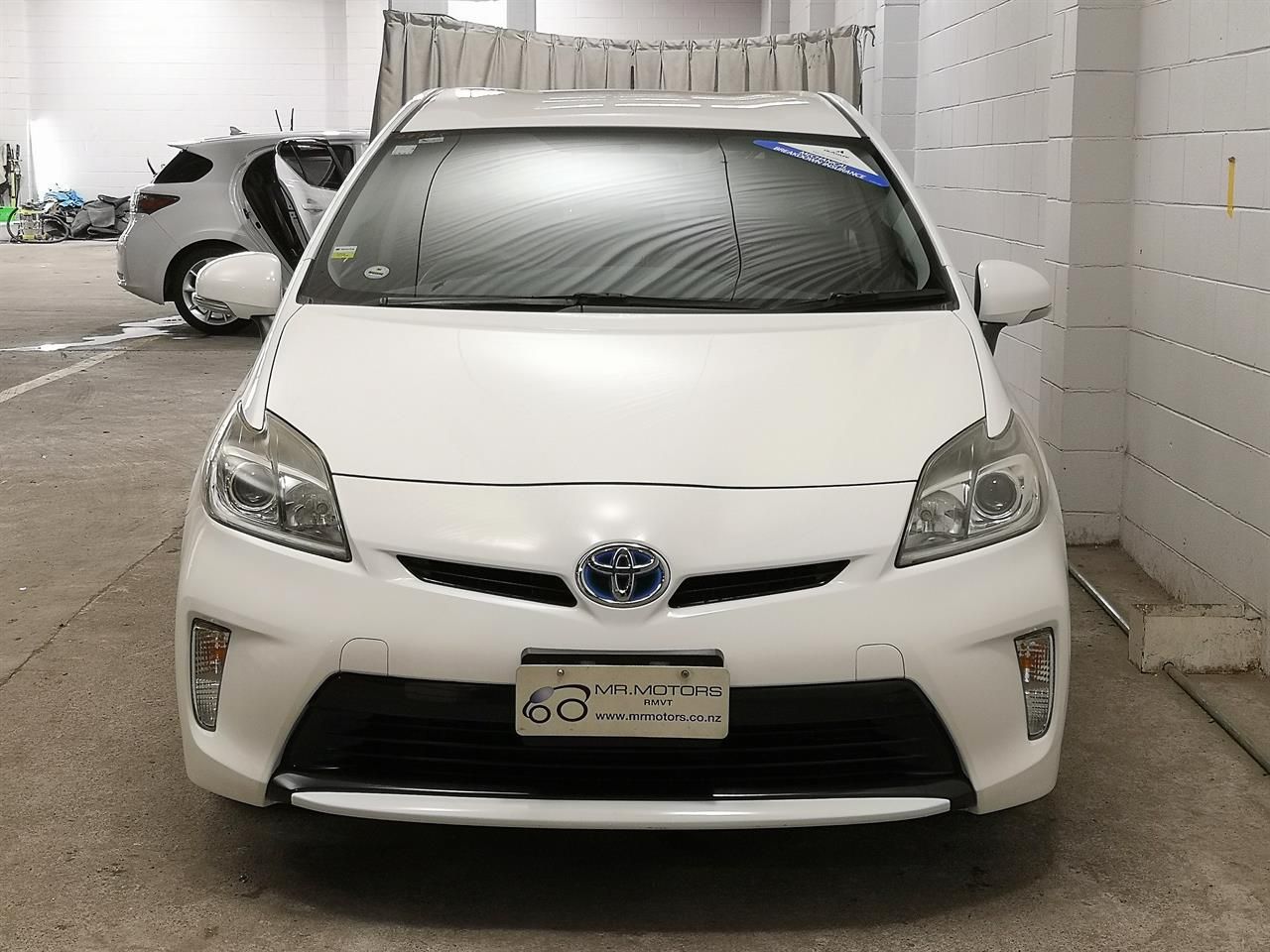 Vehicle image 4
