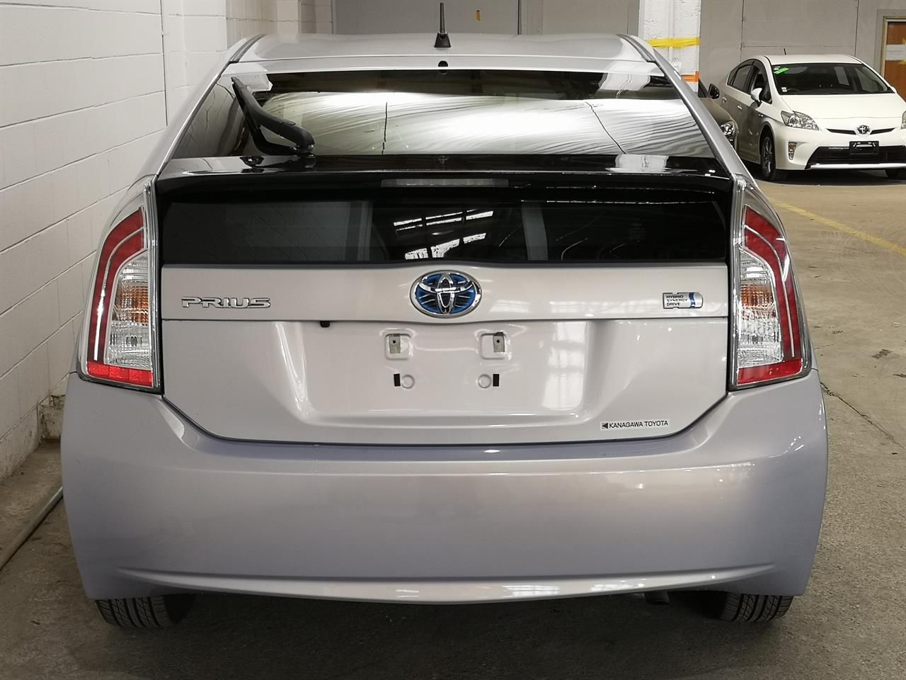 Vehicle image 5