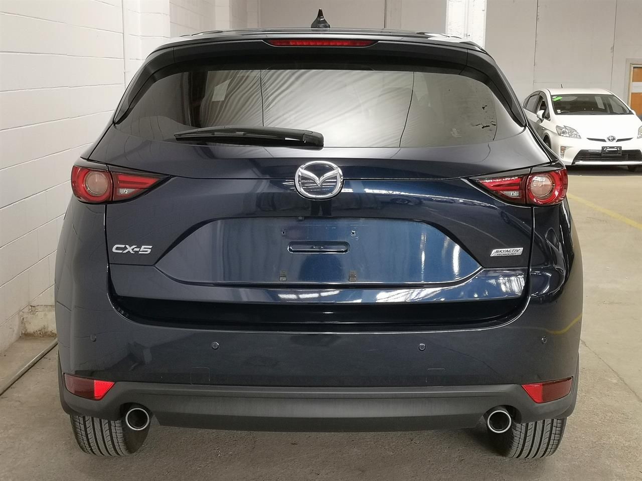 Vehicle image 5