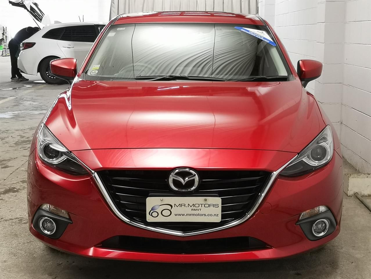 Vehicle image 4