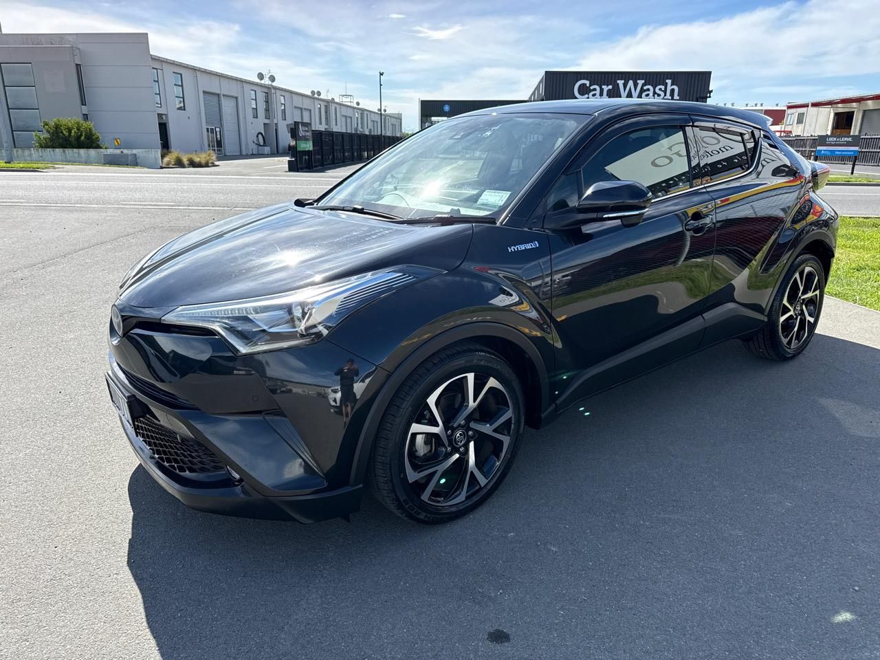 Vehicle image 4