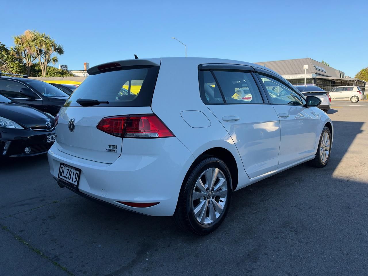 Vehicle image 5