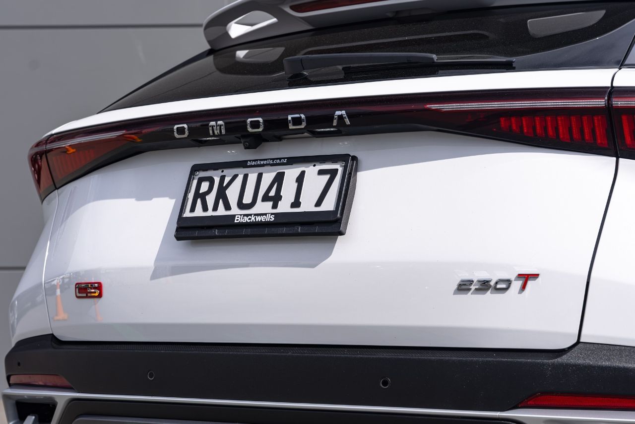 Vehicle image 5