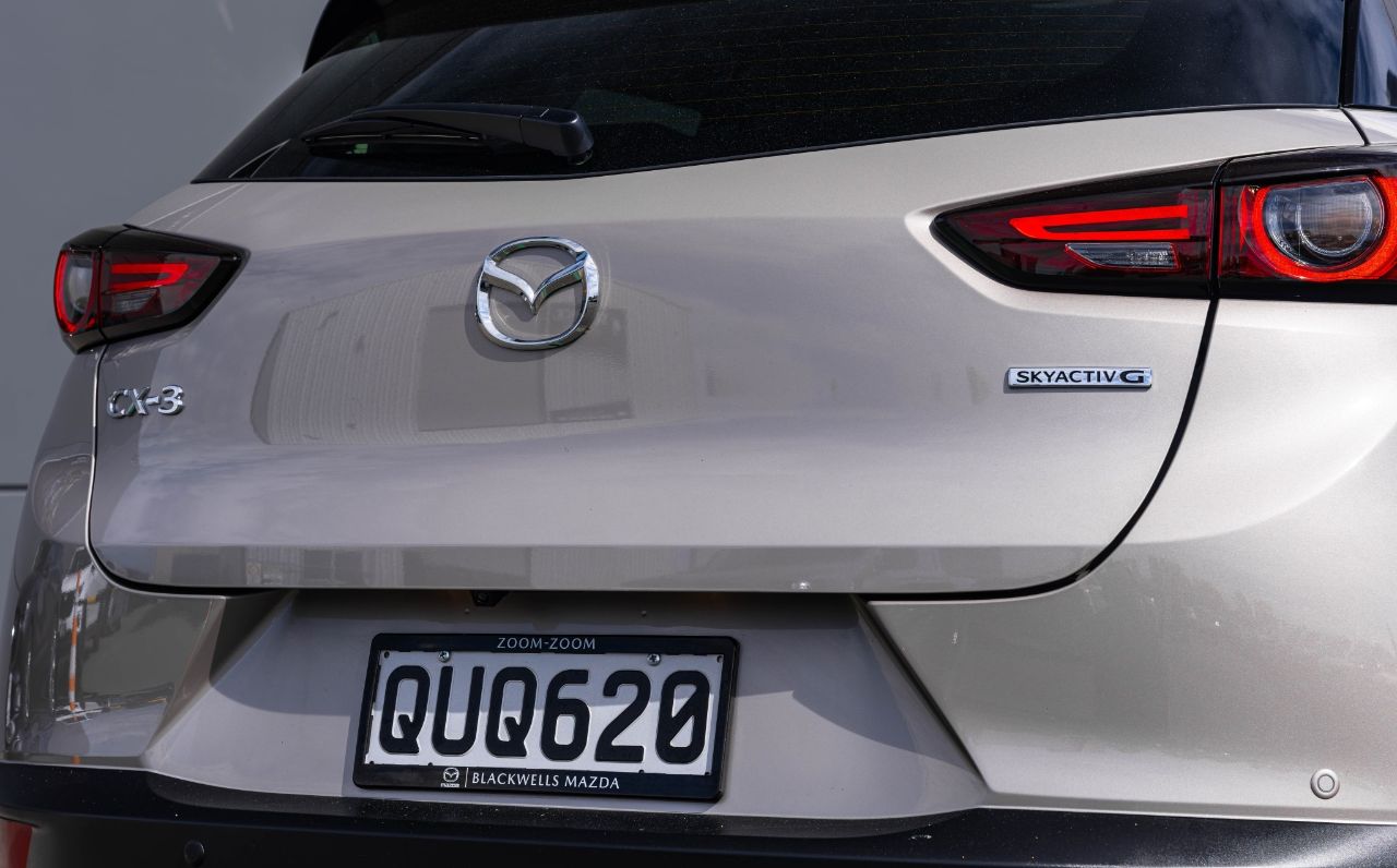 Vehicle image 5