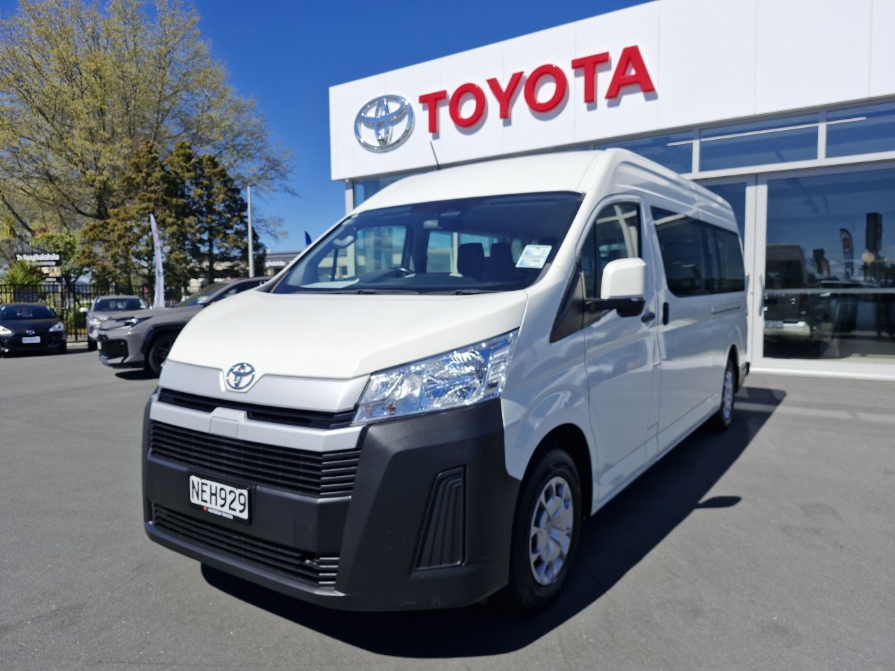 Vehicle image 4