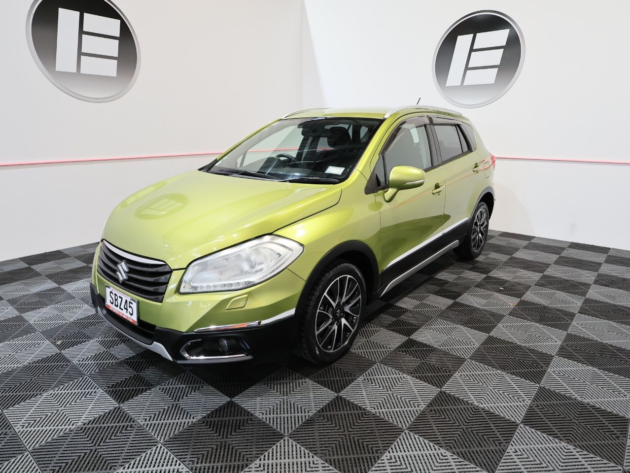 Vehicle image 5