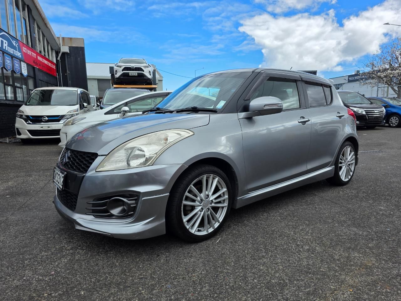 Vehicle image 4