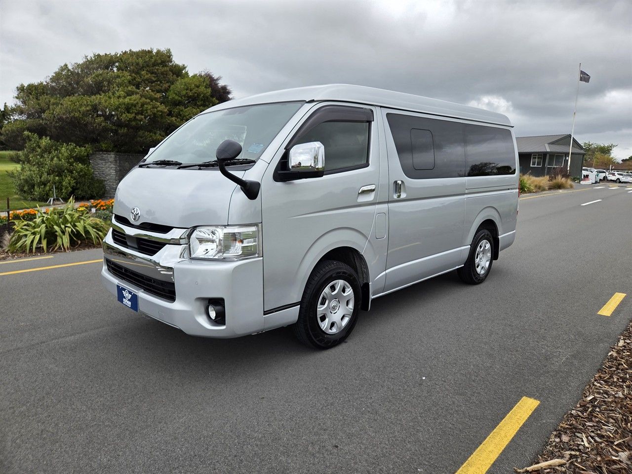 Vehicle image 3