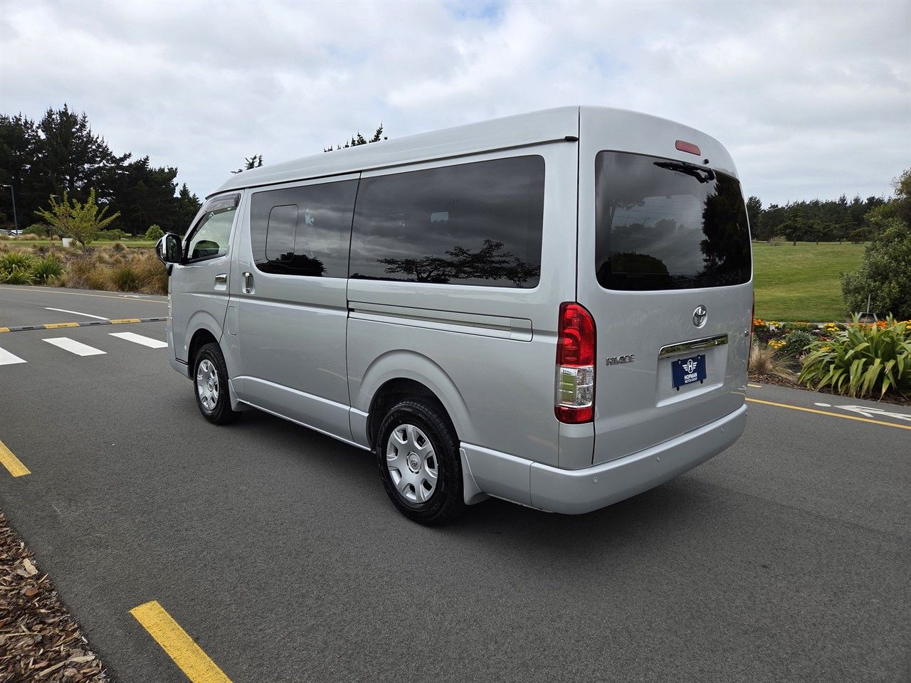 Vehicle image 5