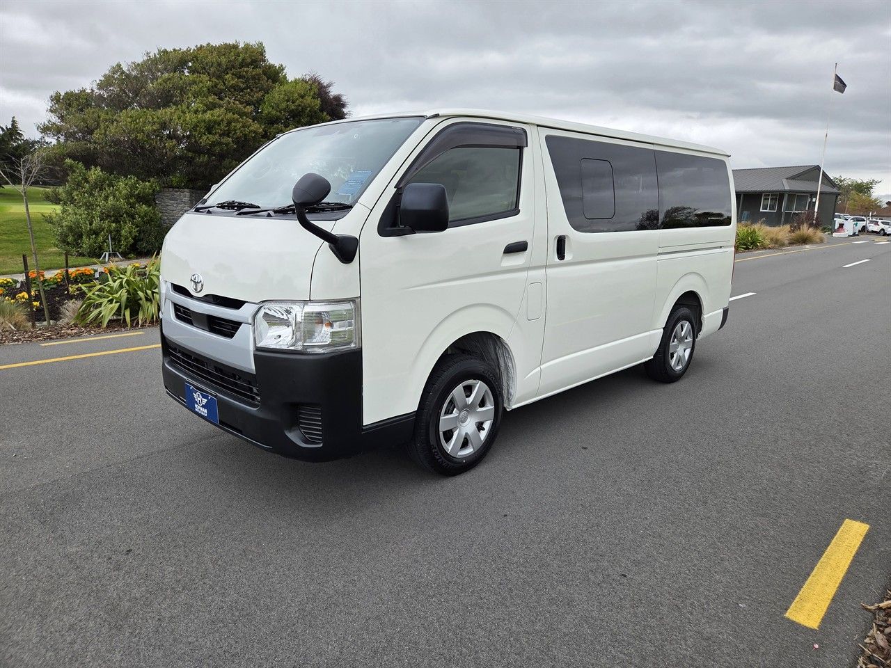 Vehicle image 3
