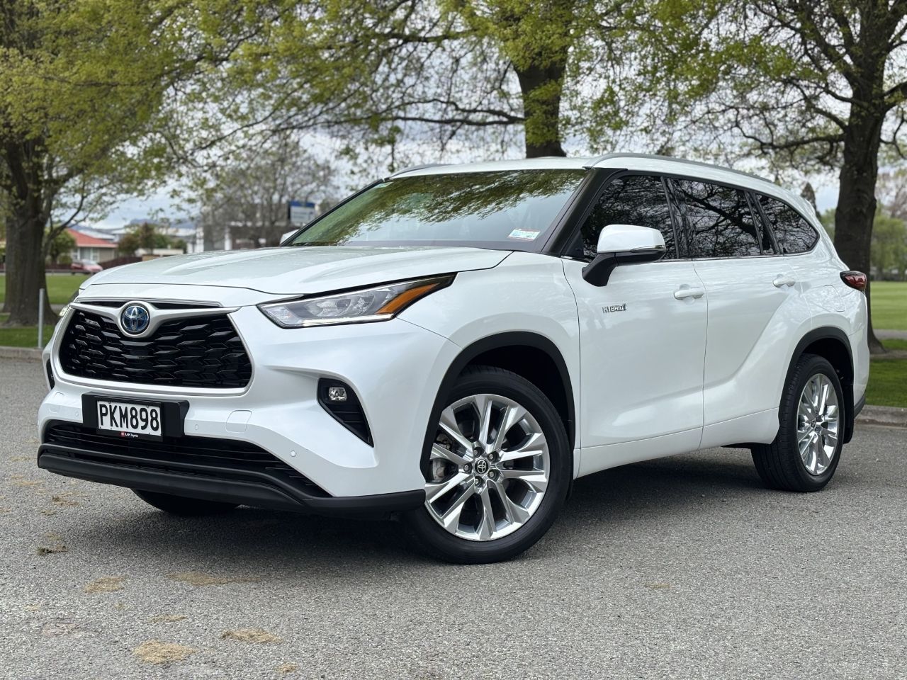 Vehicle image 4