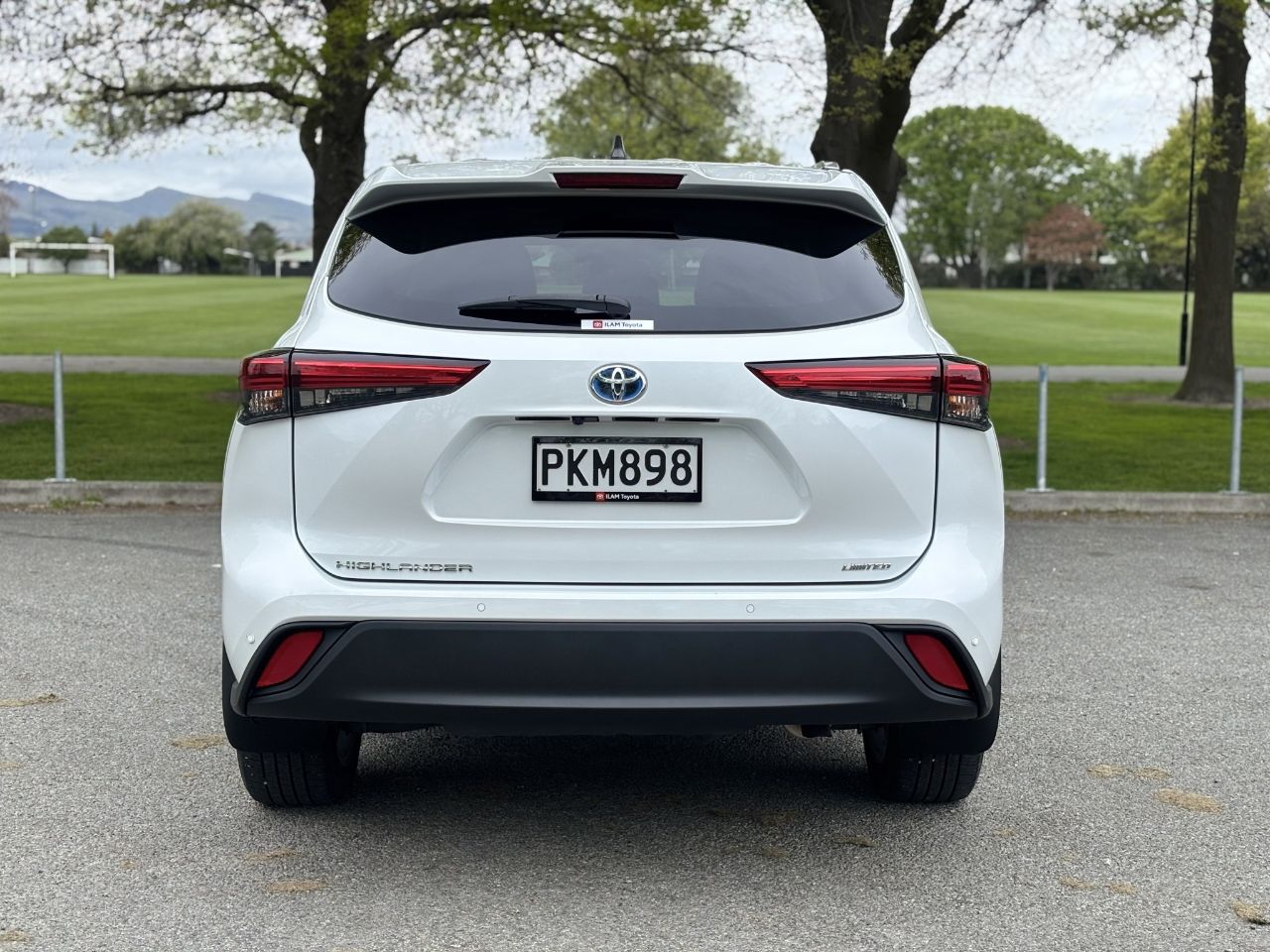 Vehicle image 5