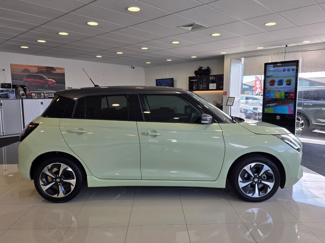 Vehicle image 3