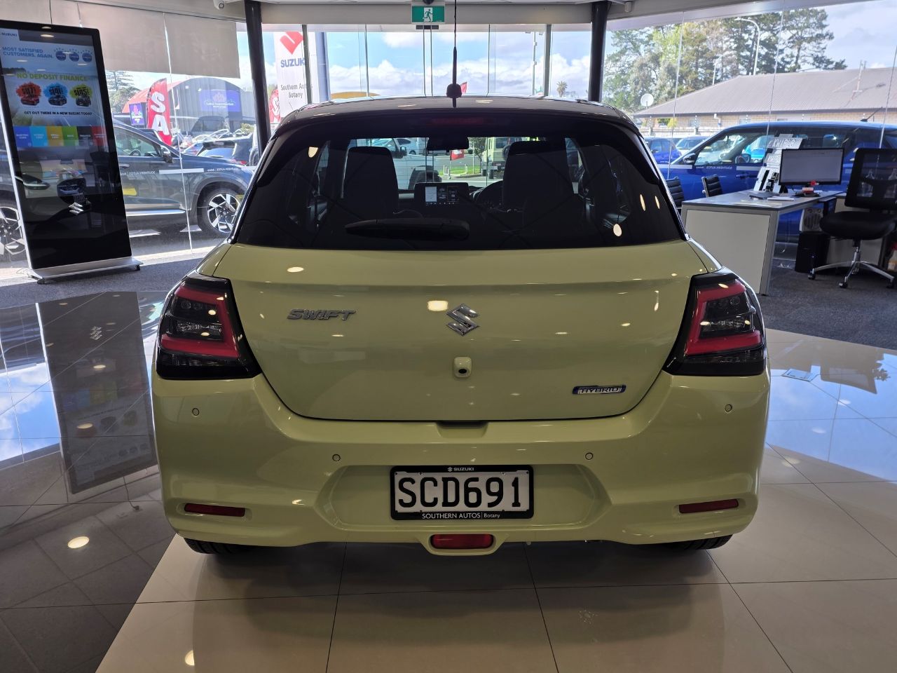 Vehicle image 5