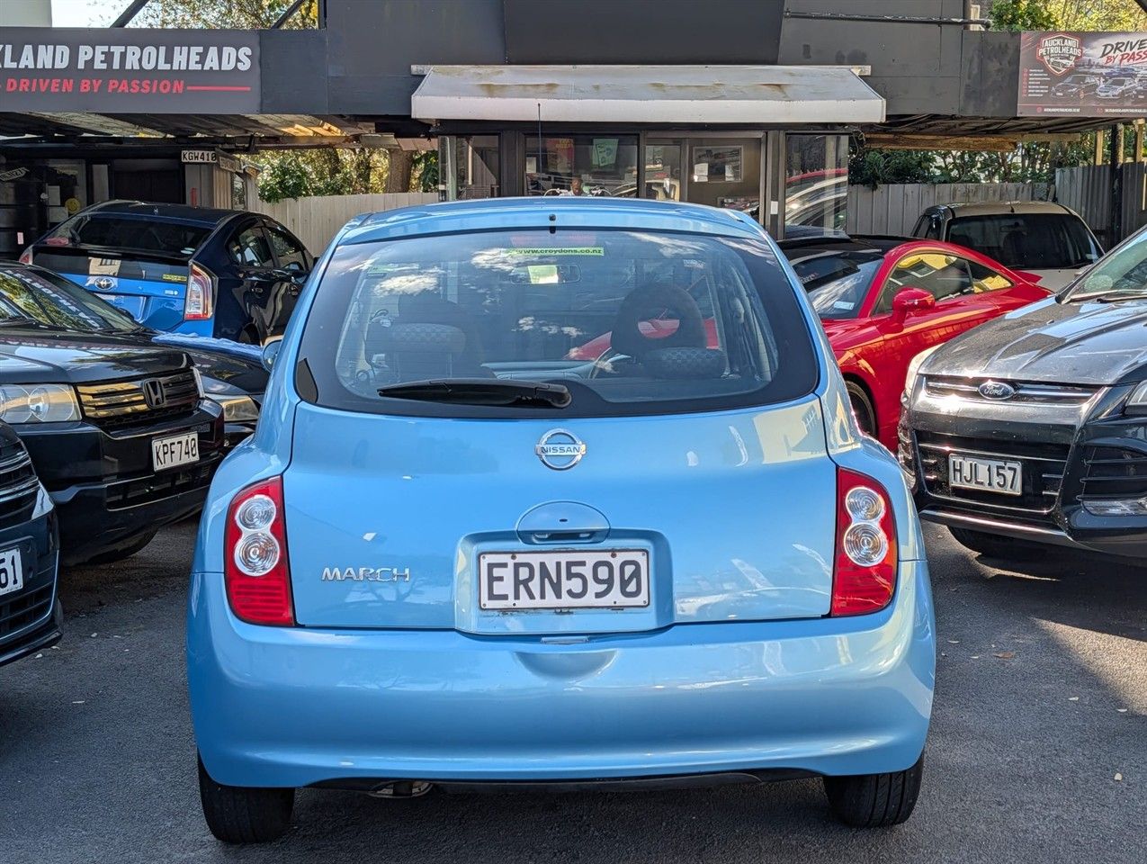 Vehicle image 5