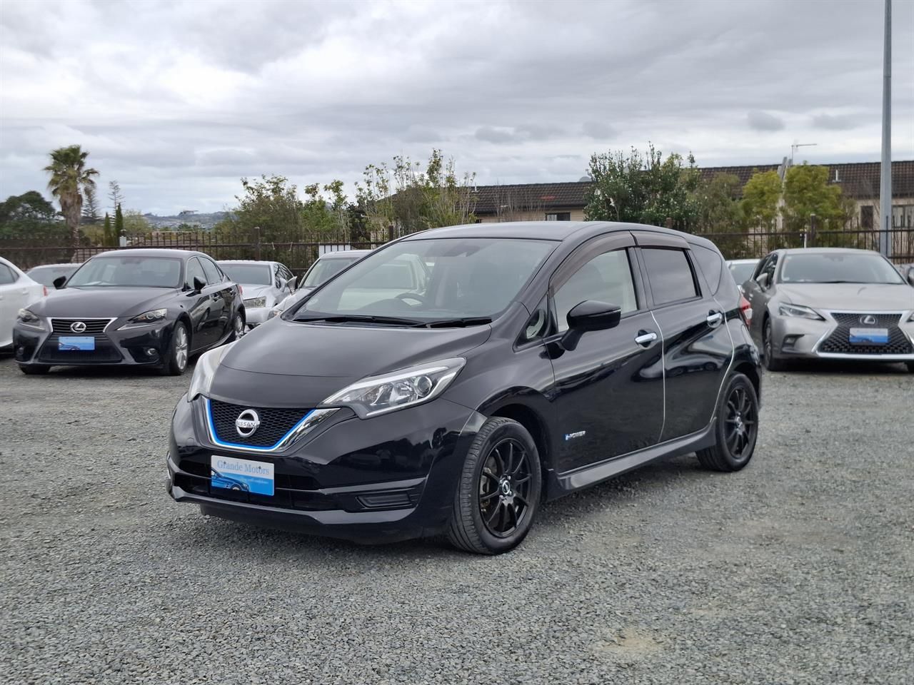 Vehicle image 3
