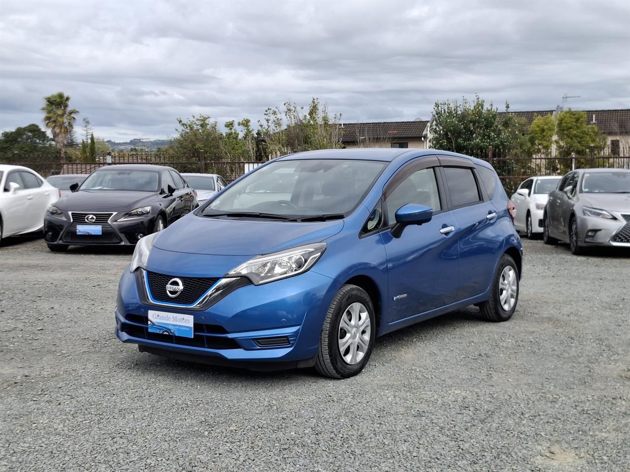 Vehicle image 3