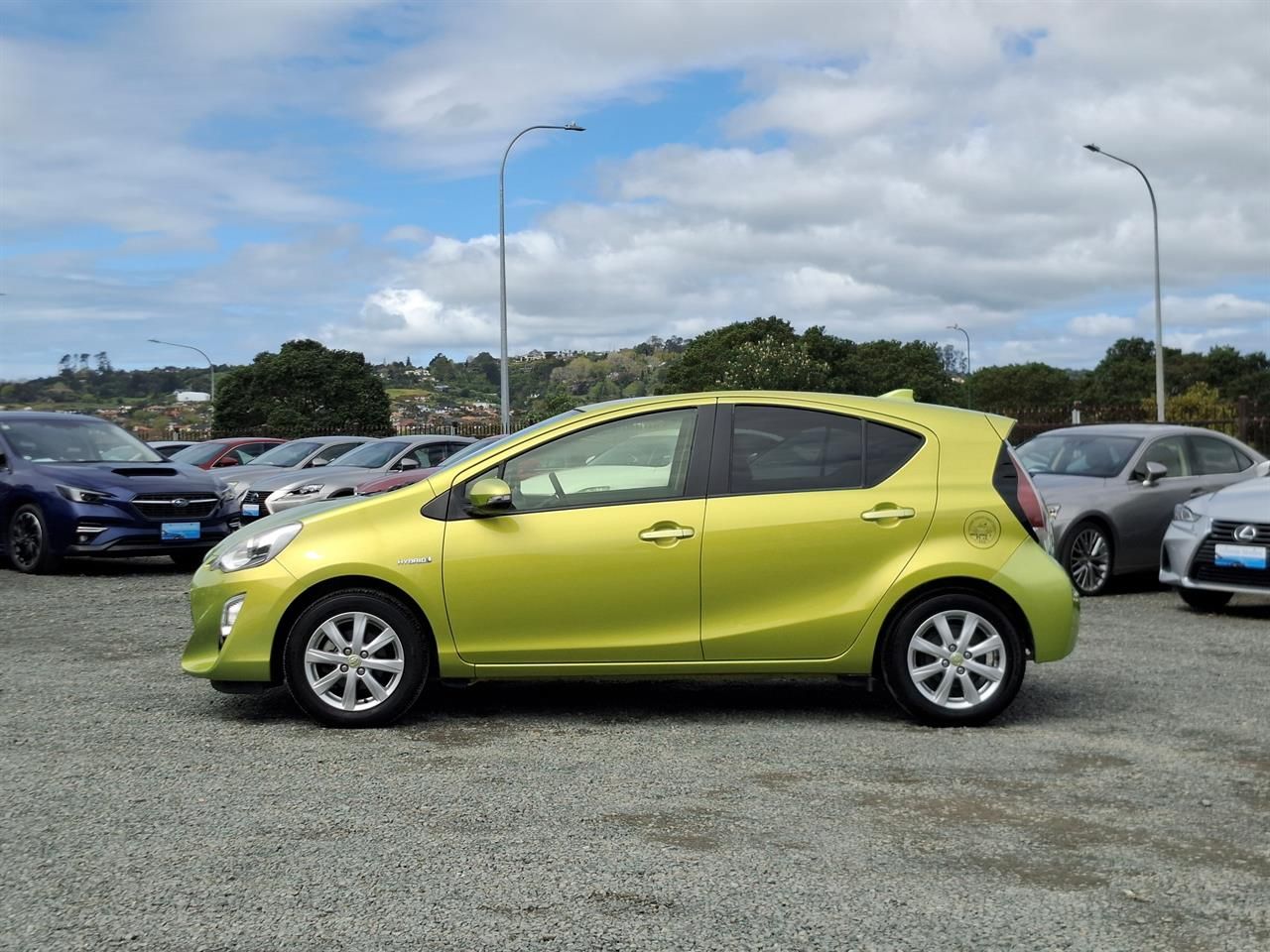 Vehicle image 4
