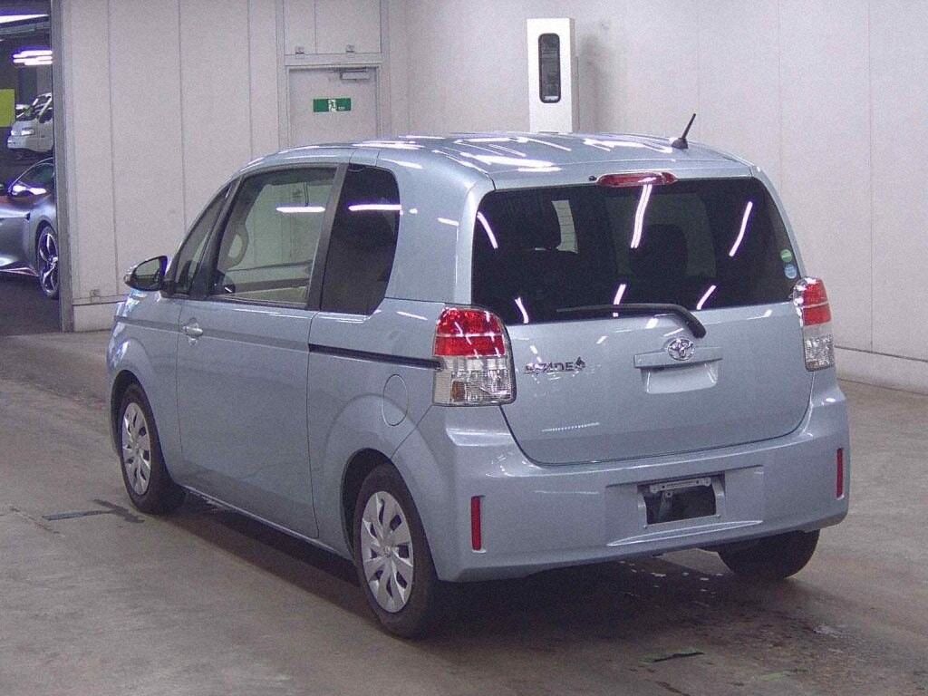 Vehicle image 4