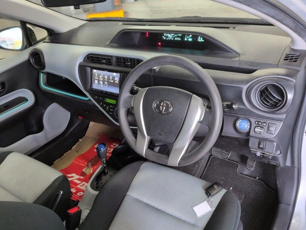 Vehicle image 4