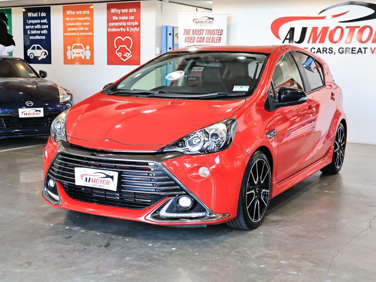 Vehicle image 3