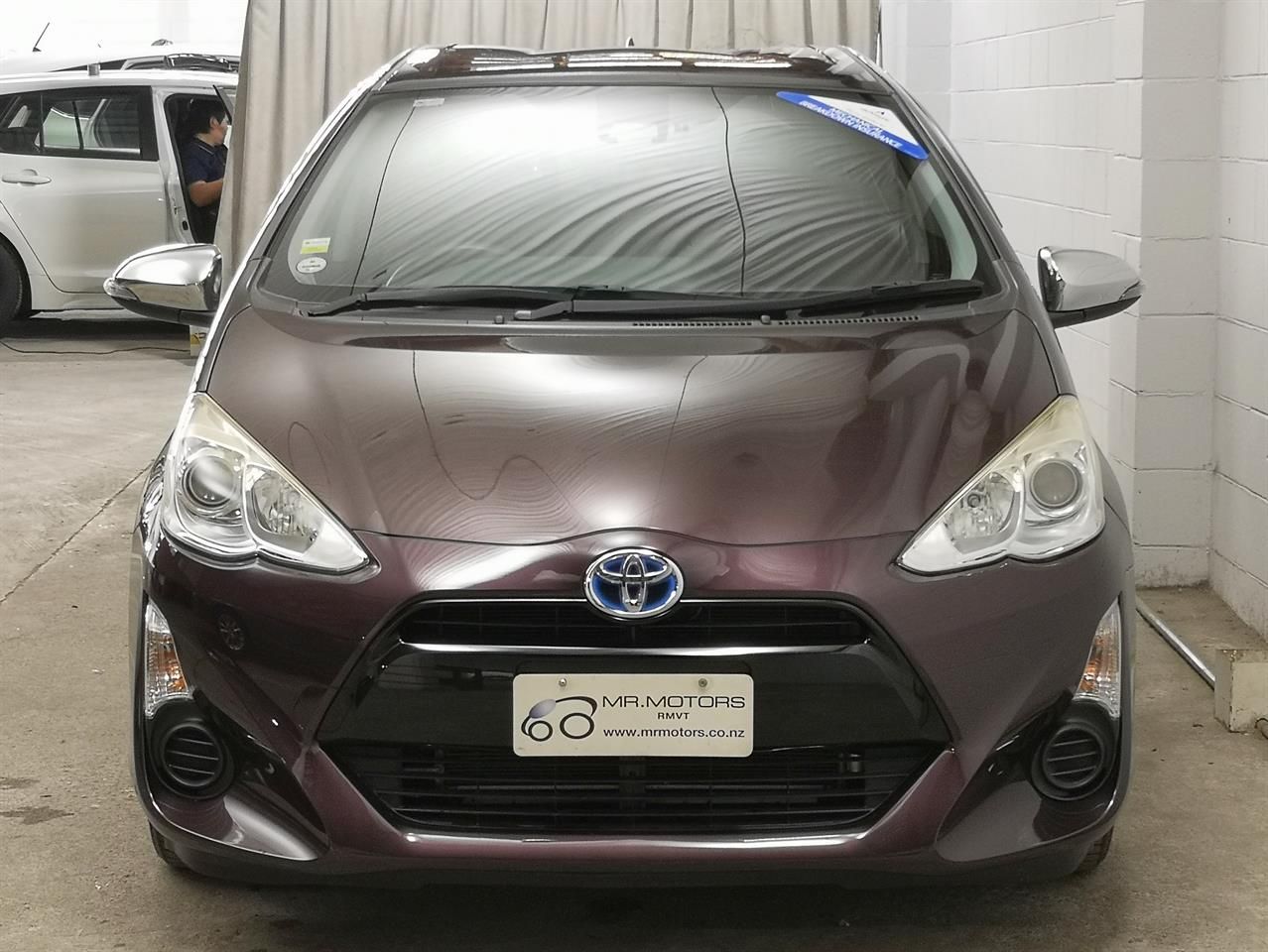 Vehicle image 4