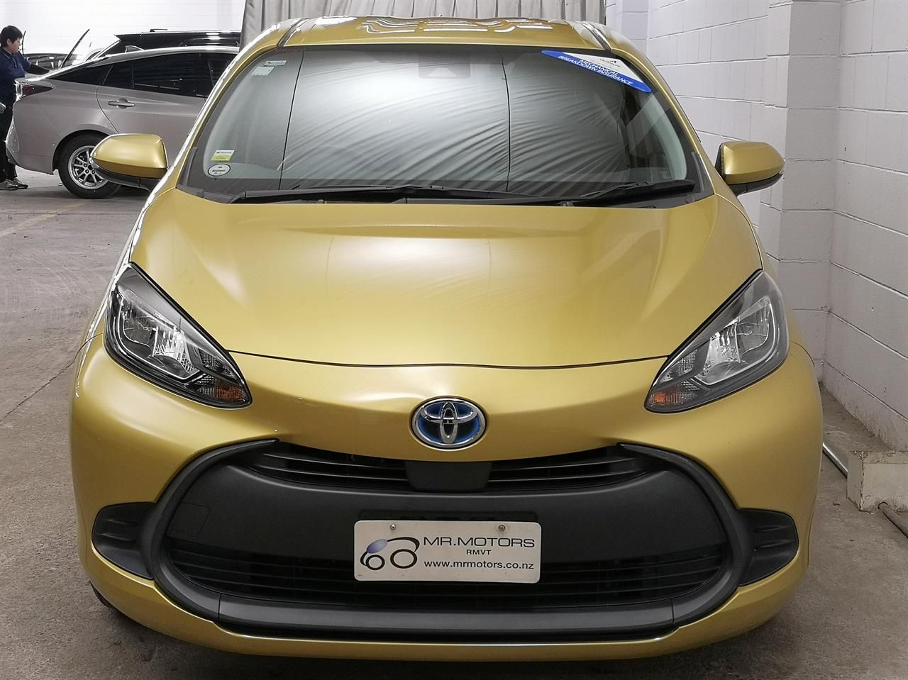 Vehicle image 4