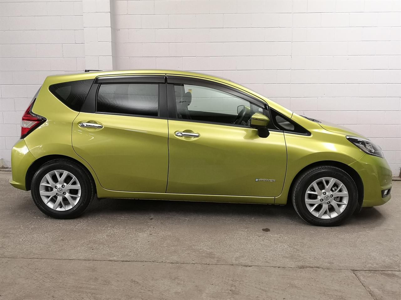 Vehicle image 3
