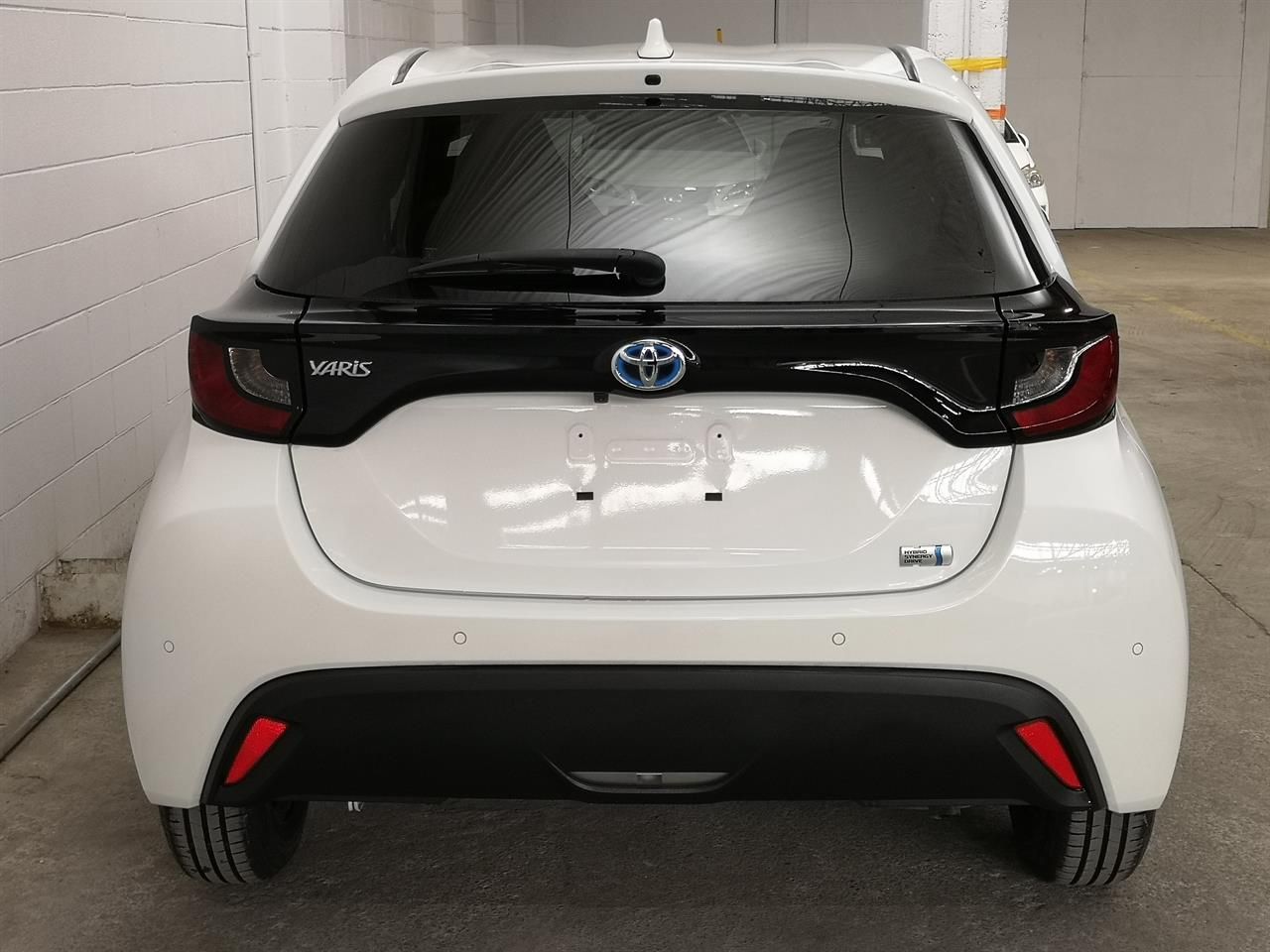 Vehicle image 5