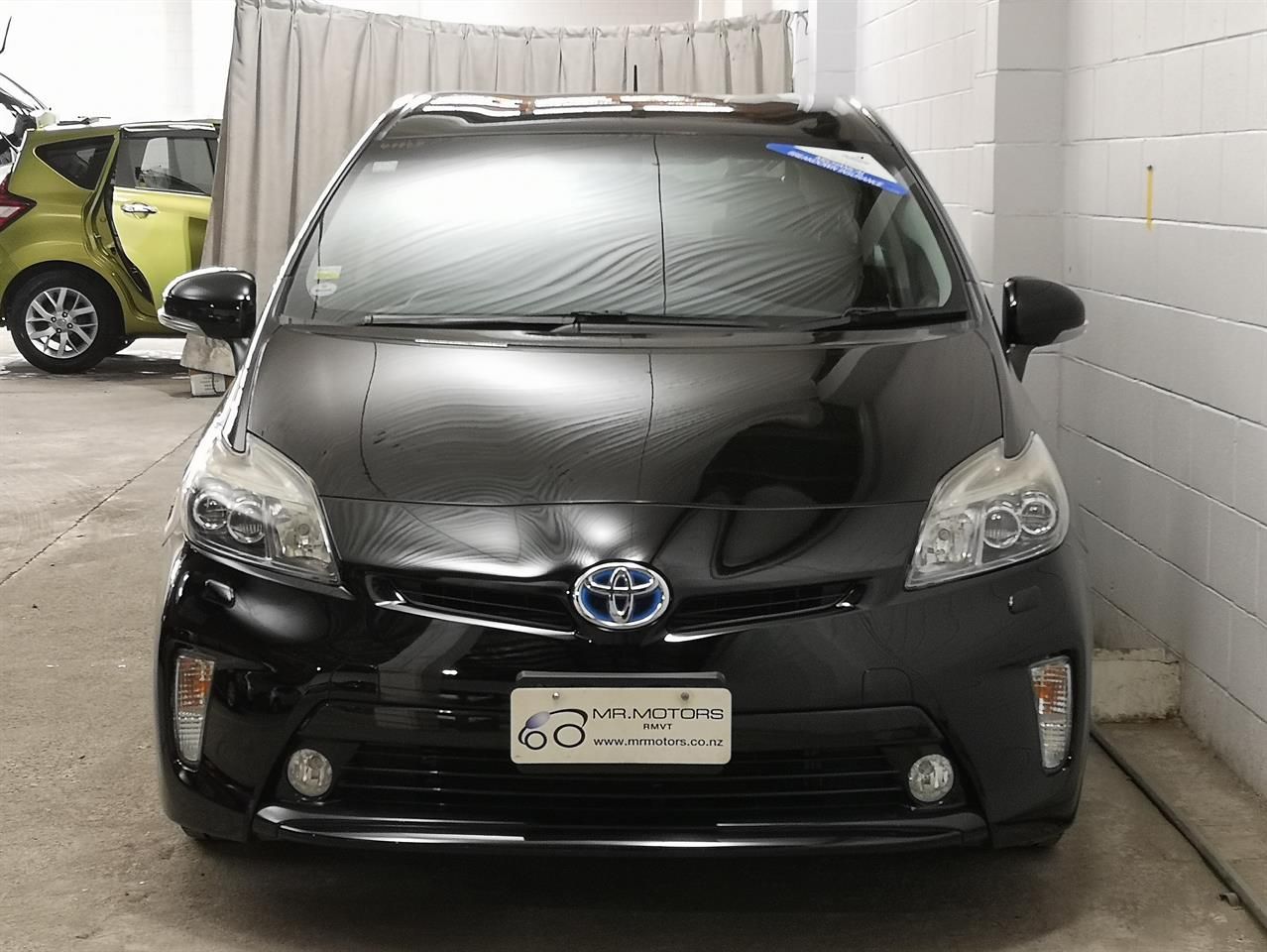 Vehicle image 4