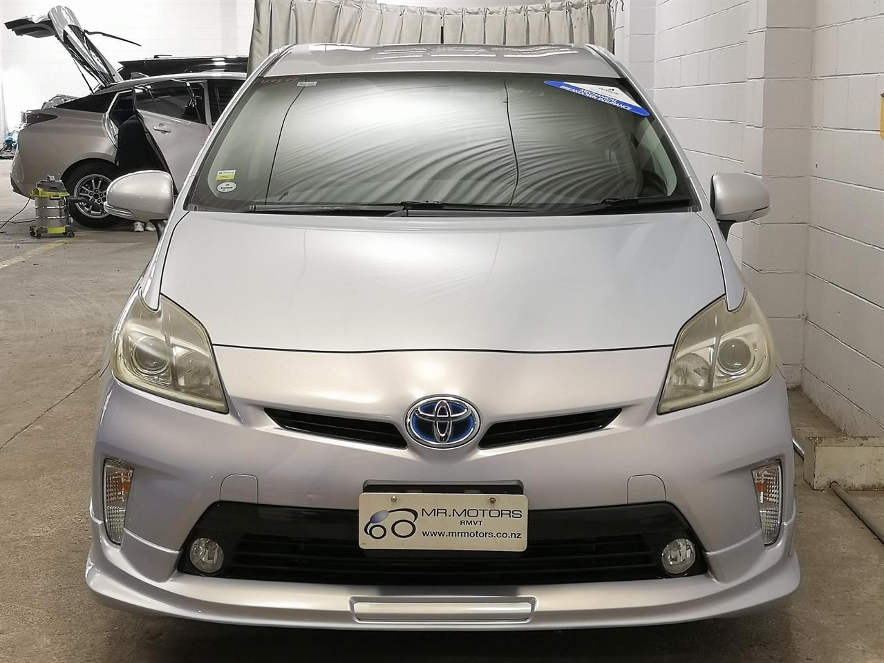 Vehicle image 4