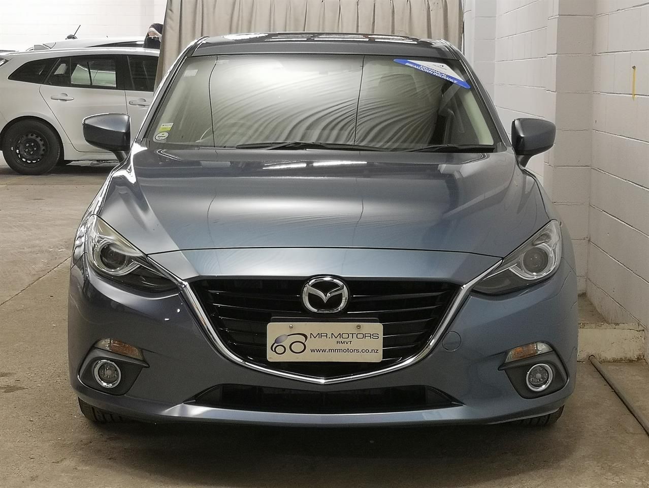 Vehicle image 4