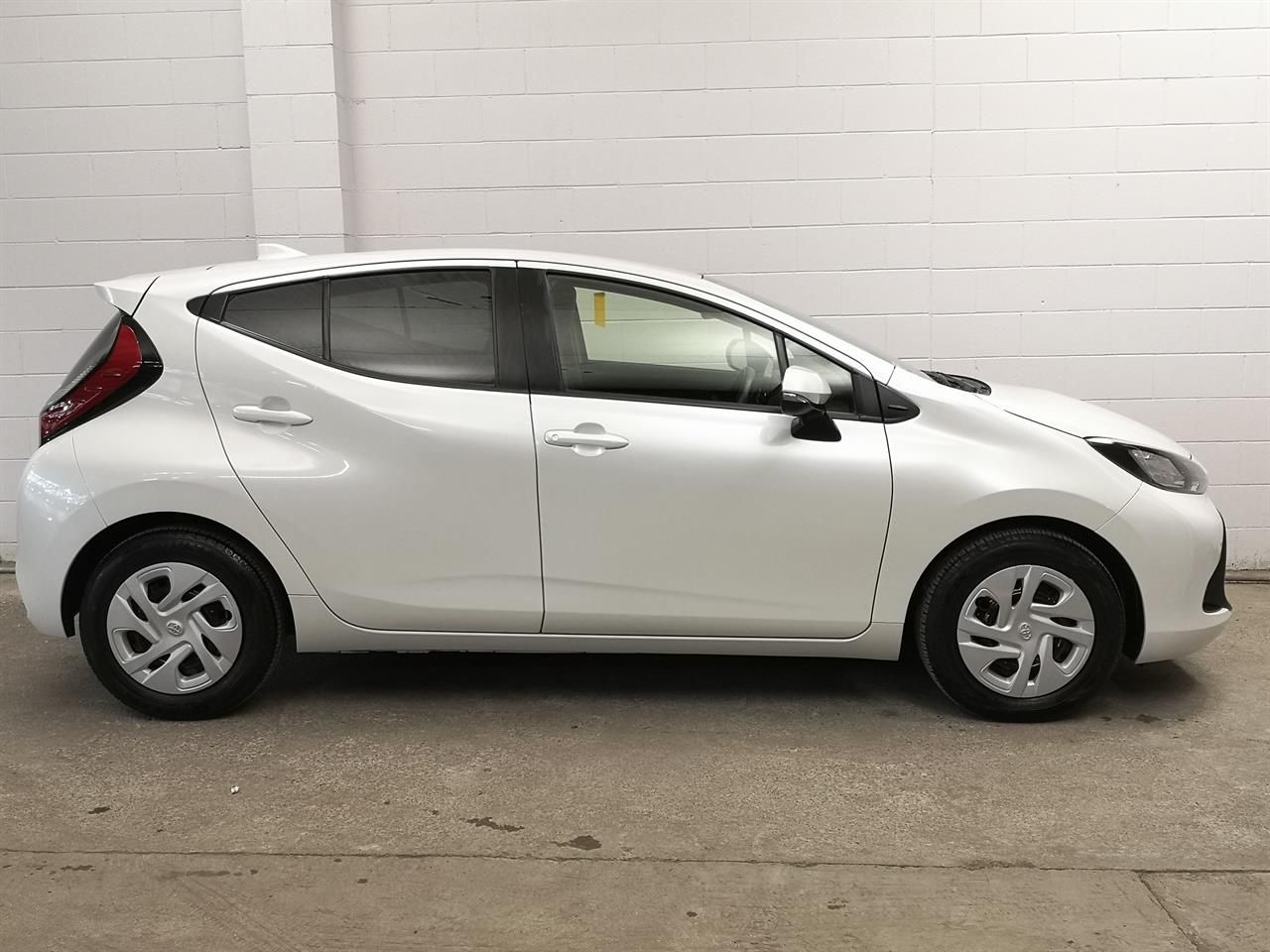 Vehicle image 3