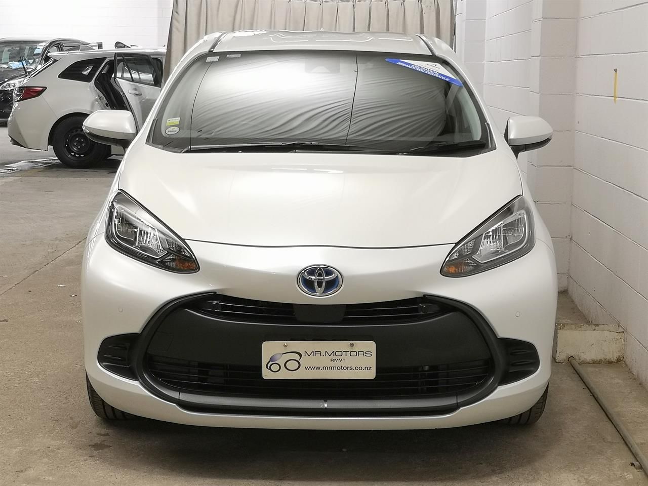 Vehicle image 4