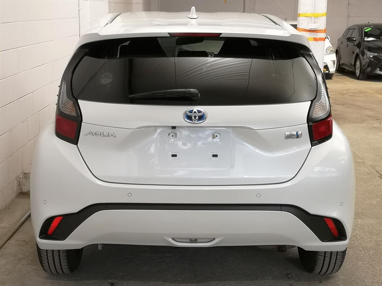 Vehicle image 5