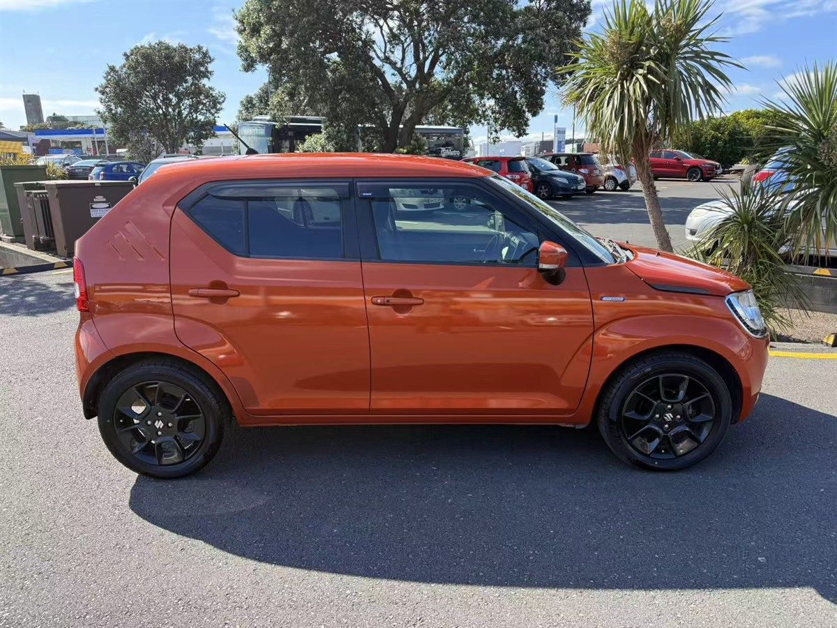 Vehicle image 4