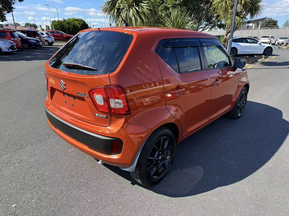 Vehicle image 5