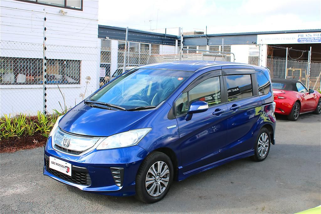Vehicle image 3