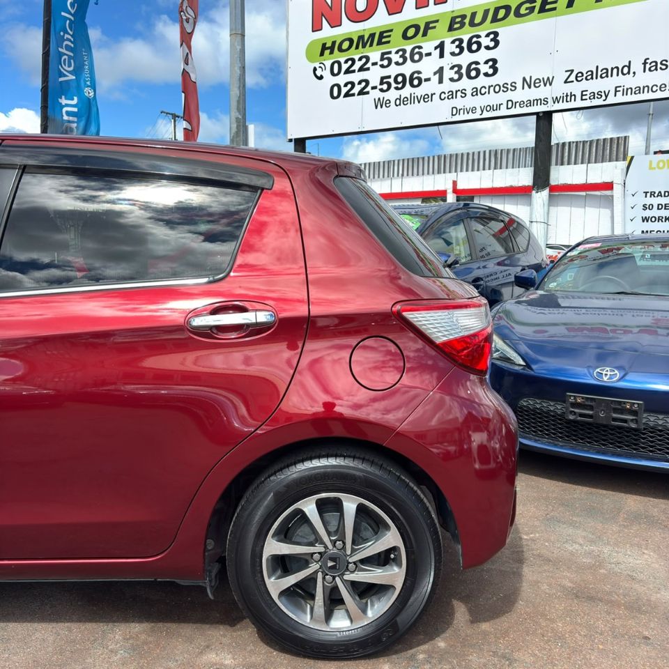 Vehicle image 5