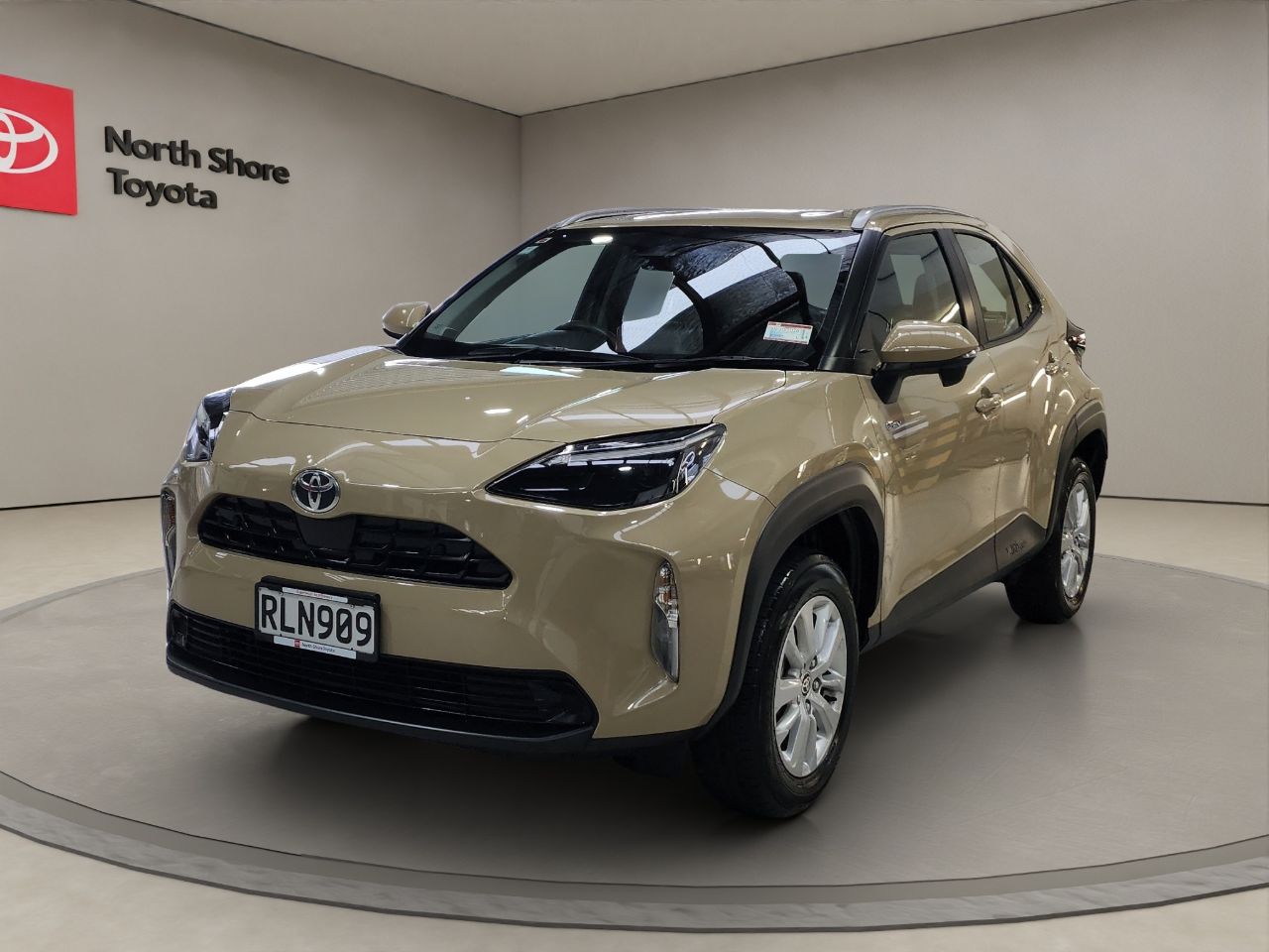Vehicle image 3