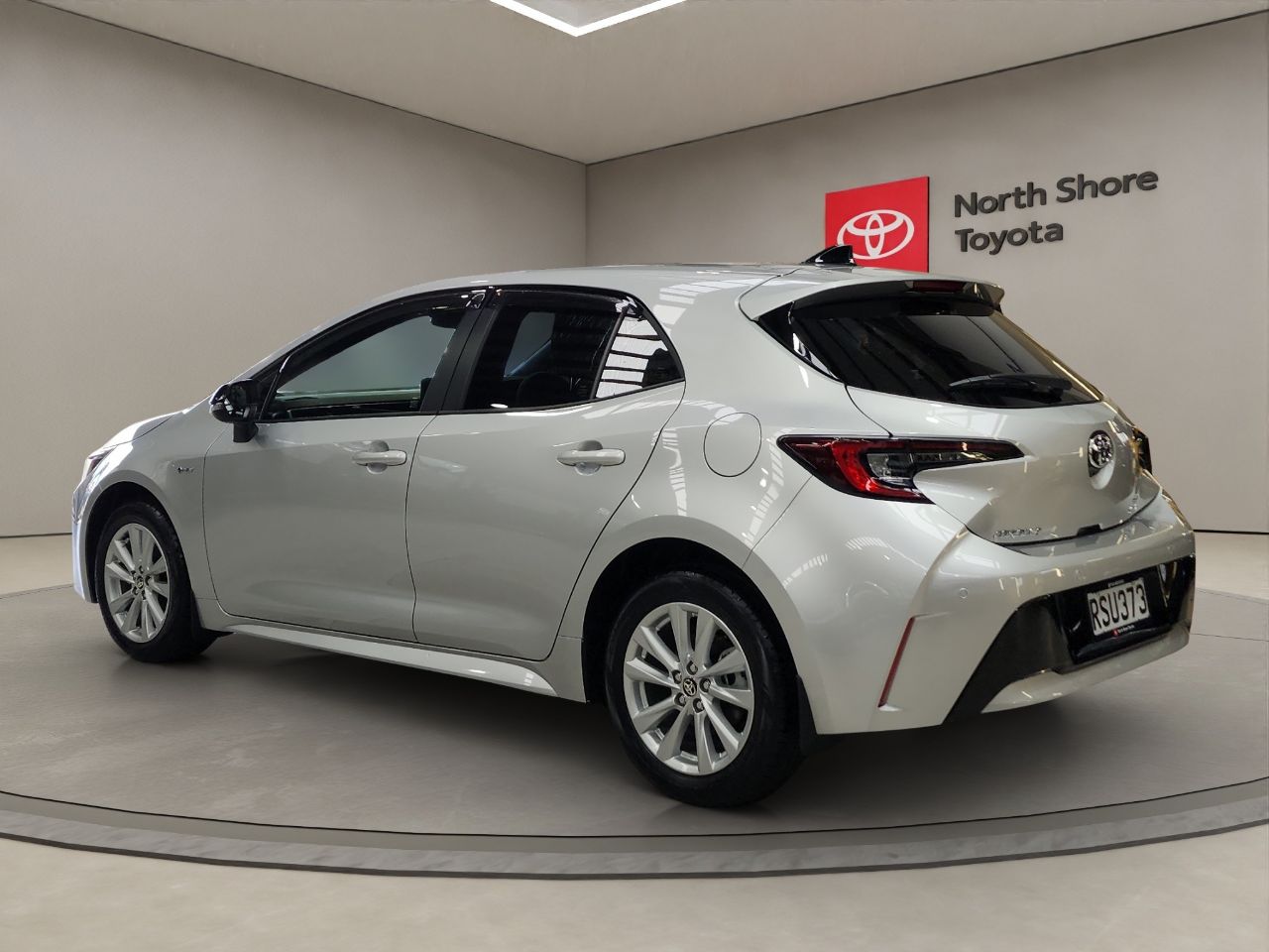 Vehicle image 5