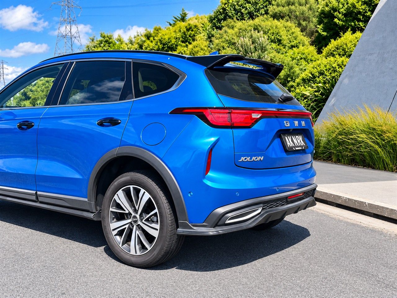 Vehicle image 4