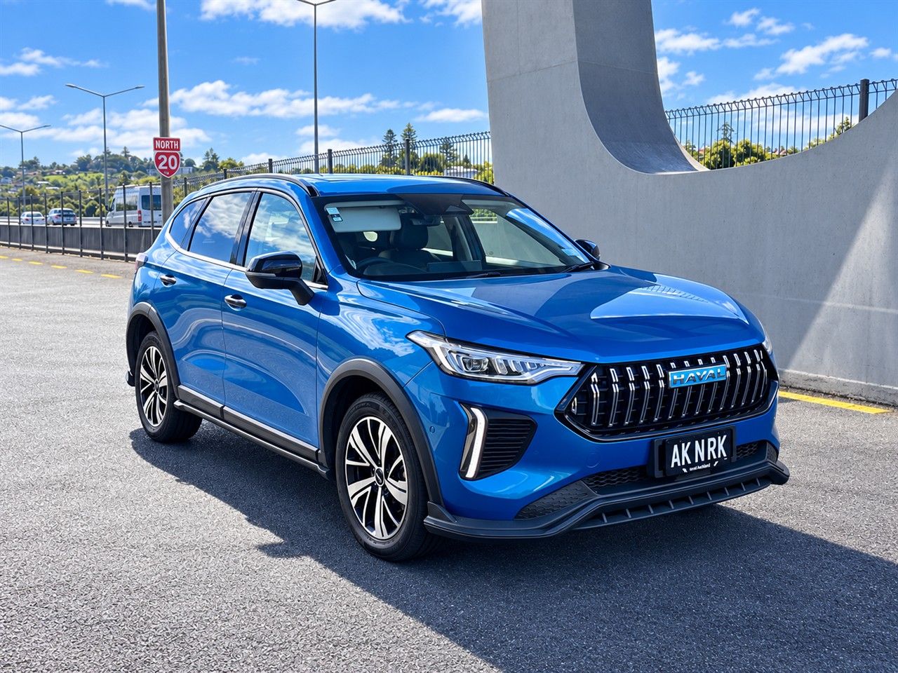 Vehicle image 5