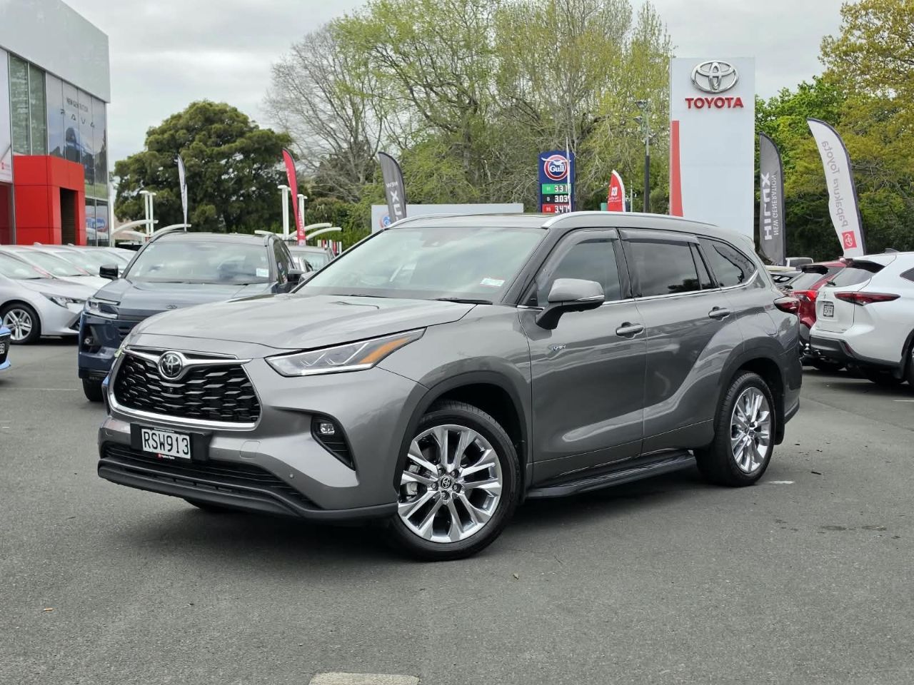 Vehicle image 3